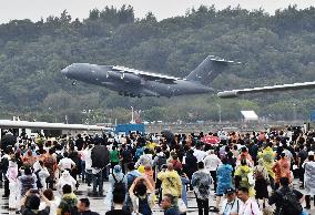 Spectators Watch Air Show at the Zhuhai Air Show