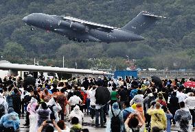 Spectators Watch Air Show at the Zhuhai Air Show