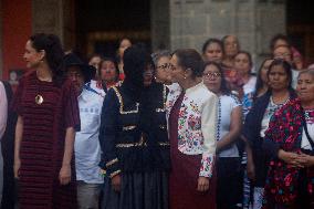 Claudia Sheinbaum, President Of Mexico, Announces The Next Meeting Of Mexican Textile Art At The Los Pinos Cultural Complex