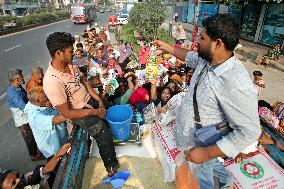 Food Distribution in Dhaka - India