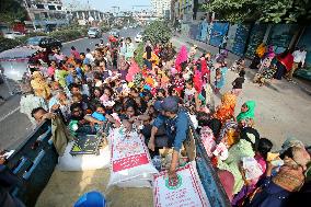 Food Distribution in Dhaka - India