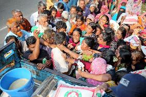 Food Distribution in Dhaka - India