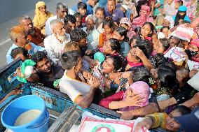 Food Distribution in Dhaka - India