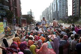 Food Distribution in Dhaka - India