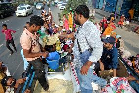 Food Distribution in Dhaka - India