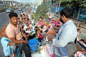 Food Distribution in Dhaka - India