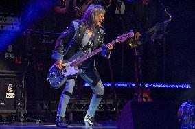 Suzi Quatro Performing Live At The London Palladium