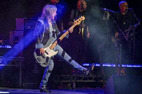 Suzi Quatro Performing Live At The London Palladium