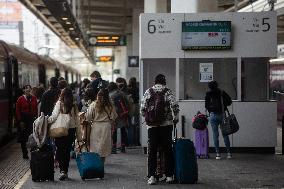 The first high-speed train to Madrid from Valencia after the passage of the DANA