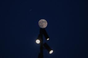 Moon Rises In Srinagar