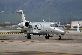 Barcelona airport aircraft on the runway