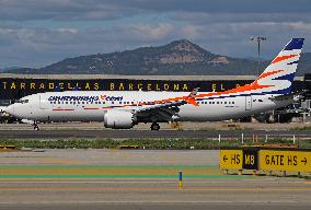 Barcelona airport aircraft on the runway