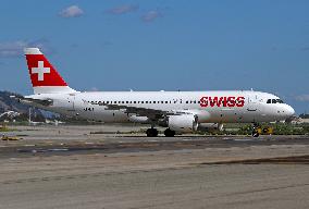 Barcelona airport aircraft on the runway