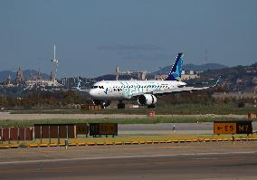 Barcelona airport aircraft on the runway