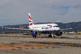 Barcelona airport aircraft on the runway