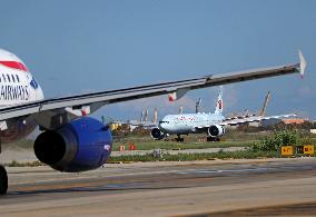 Barcelona airport aircraft on the runway