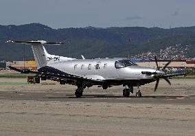 Barcelona airport aircraft on the runway