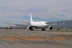 Barcelona airport aircraft on the runway