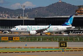 Barcelona airport aircraft on the runway