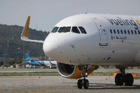 Barcelona airport aircraft on the runway