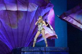 Taylor Swift Performs - Toronto