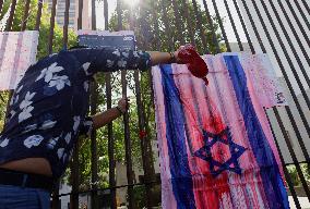 Members Of The Palestinian Community In Mexico City And Activists Demand That Claudia Sheinbaum, President Of Mexico, Break Rela