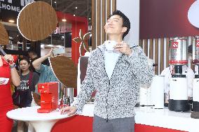 Artist Harry Attends 2024 International Coffee Fair in Taipei