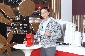 Artist Harry Attends 2024 International Coffee Fair in Taipei