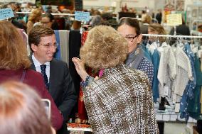 Queen Sofia Visit To Rastrillo Nuevo Futuro - Madrid