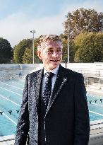 Gil Averous Visits Alfred Nakache Pool Facilities - Toulouse