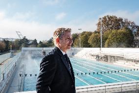 Gil Averous Visits Alfred Nakache Pool Facilities - Toulouse