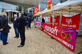 Press Conference in Front of Sanofi Gentilly Against the Closure of The Site