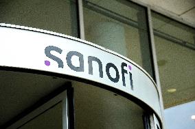 Press Conference in Front of Sanofi Gentilly Against the Closure of The Site