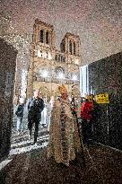 Notre Dame de Paris forecourt - Paris