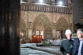 Notre Dame de Paris forecourt - Paris