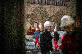 Notre Dame de Paris forecourt - Paris