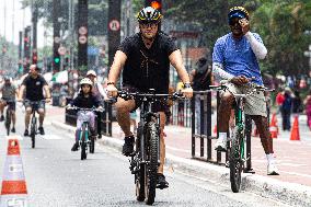 Avenida Paulista Open To Pedestrians This Friday (November 15)