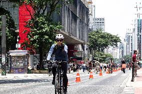 Avenida Paulista Open To Pedestrians This Friday (November 15)