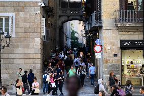 Daily Life In Downtown Barcelona, Spain