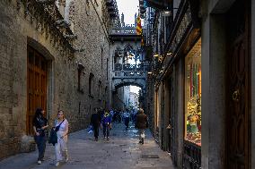 Daily Life In Downtown Barcelona, Spain