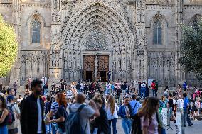 Daily Life In Downtown Barcelona, Spain