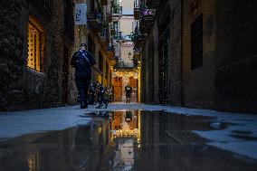 Daily Life In Downtown Barcelona, Spain