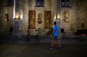 Daily Life In Downtown Barcelona, Spain