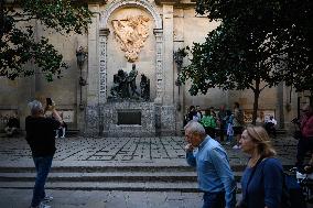 Daily Life In Downtown Barcelona, Spain