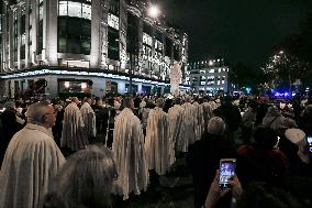 The Return To Notre-Dame In Paris Of The "Vierge à L'Enfant" Statue