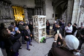 The Return To Notre-Dame In Paris Of The "Vierge à L'Enfant" Statue