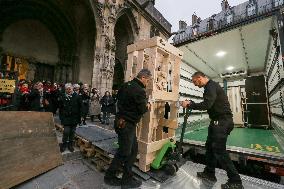 The Return To Notre-Dame In Paris Of The "Vierge à L'Enfant" Statue