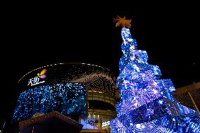 A 17-meter-high LED Christmas Tree in Chongqing