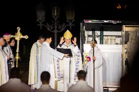 Notre Dame's Virgin Mary Statue Returned To Cathedral - Paris