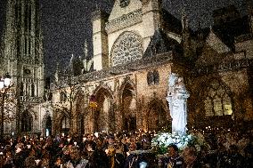 Notre Dame's Virgin Mary Statue Returned To Cathedral - Paris